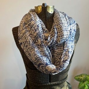 Infinity Scarf Blue and white